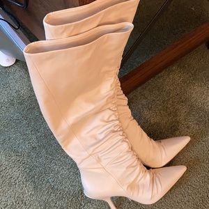 Off white leather boot